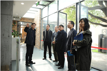 https://www.shjgxx.edu.cn/../../../../uploadfile/image/20181204/41_20181204154630_59925.jpg